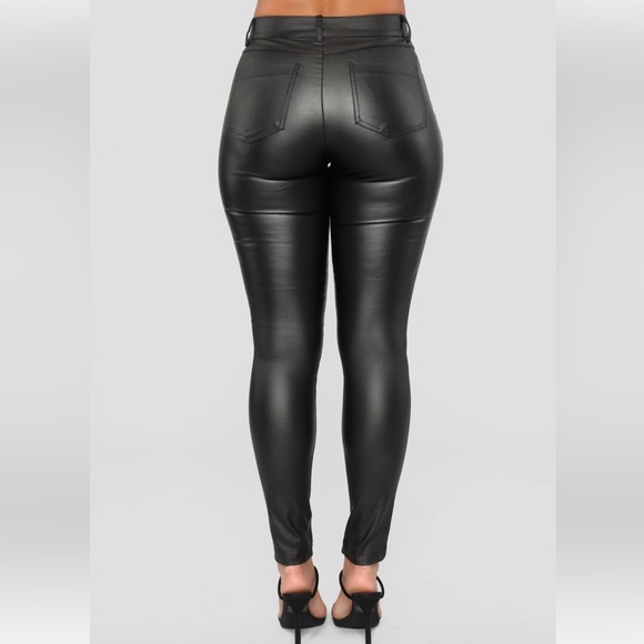 Coated fabric Black stretch skinny leg pants - Picture 2 of 5